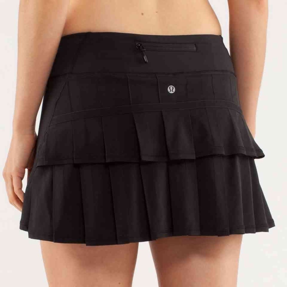 Black lulu lemon tennis skirt! Size 8